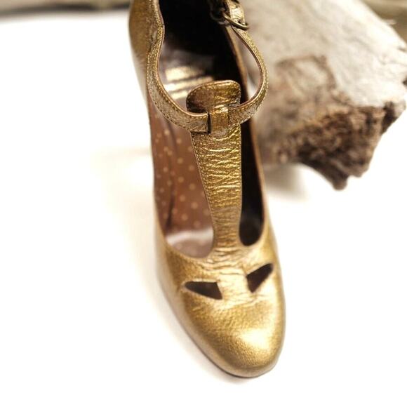 MOSCHINO Gold Metallic T-Strap Heels | Luxe Statement Pumps, 4โ Italian Chic EUC - Picture 14 of 16